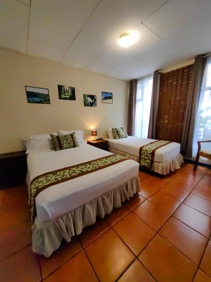 Hotel Casa Tago Alajuela ภายนอก รูปภาพ